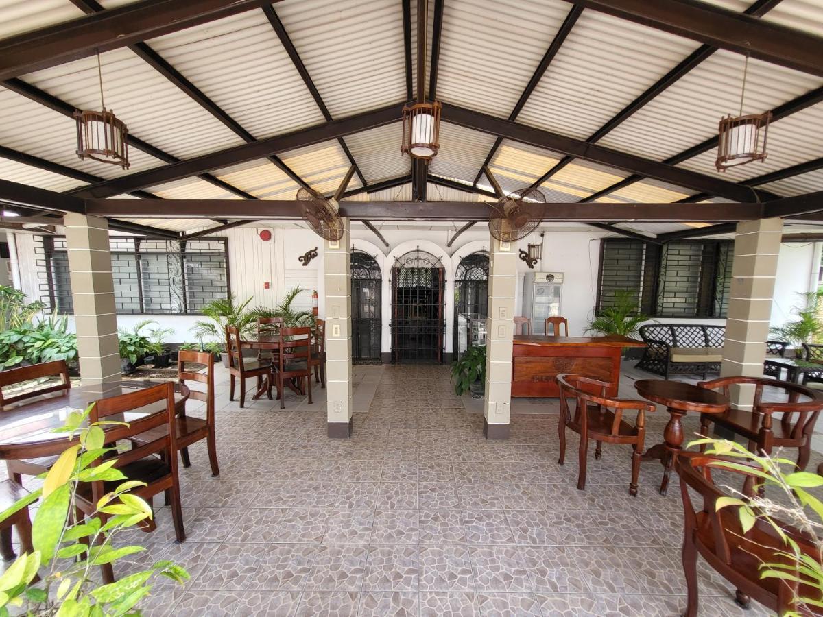 Ayahay Sa Matutina Hotel Puerto Princesa Eksteriør billede